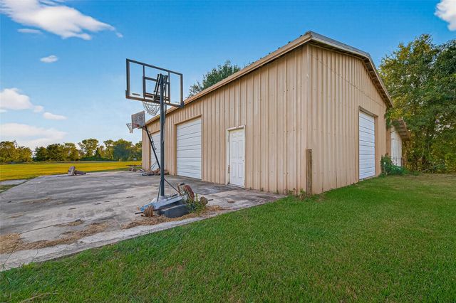 3122 Kueck Road, Rosenberg, TX 77471