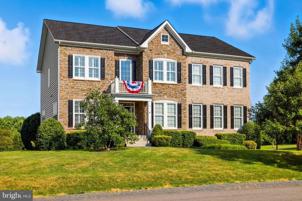 16588 LEVADE DR, Leesburg, VA 20176