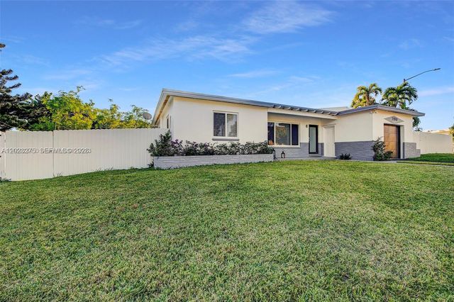 2190 NE 169th St, North Miami Beach, FL 33162