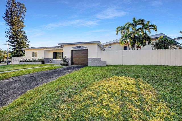 2190 NE 169th St, North Miami Beach, FL 33162