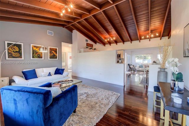 2190 NE 169th St, North Miami Beach, FL 33162