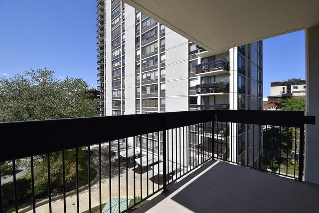 1455 N Sandburg Terrace 509, Chicago, IL 60610