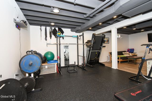 15 Erie Court, Waterford, NY 12188