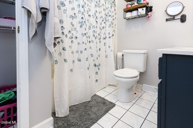 15 Erie Court, Waterford, NY 12188