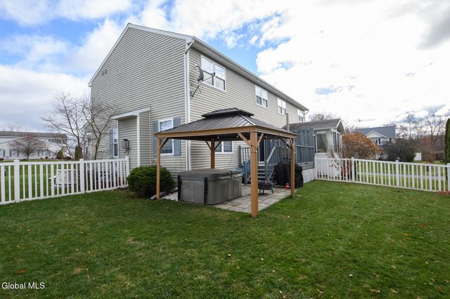 15 Erie Court, Waterford, NY 12188