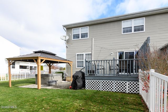 15 Erie Court, Waterford, NY 12188