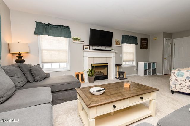 15 Erie Court, Waterford, NY 12188