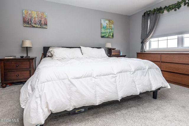 15 Erie Court, Waterford, NY 12188