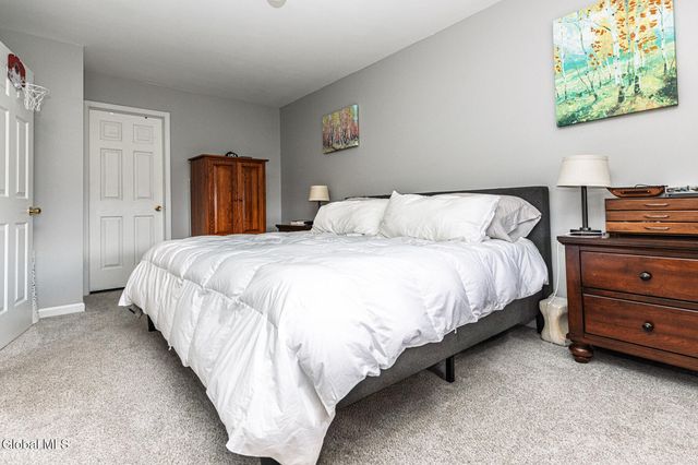 15 Erie Court, Waterford, NY 12188