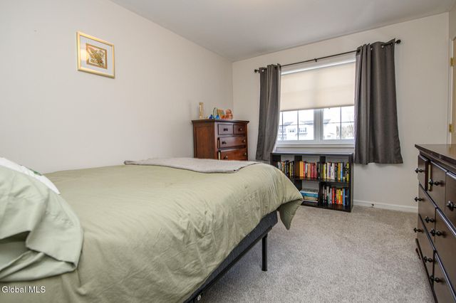 15 Erie Court, Waterford, NY 12188