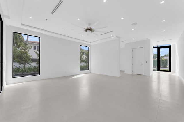 913 Denery Lane, Delray Beach, FL 33483