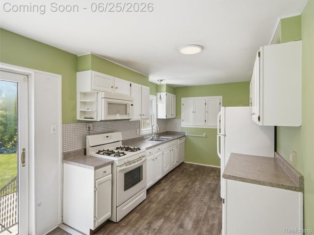1170 Jay Avenue, York Charter Township, MI 48198