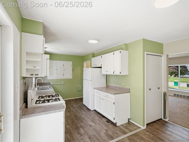 1170 Jay Avenue, York Charter Township, MI 48198