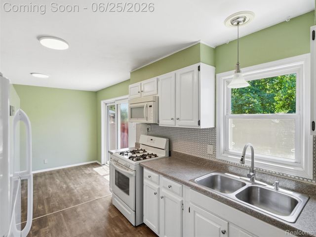 1170 Jay Avenue, York Charter Township, MI 48198