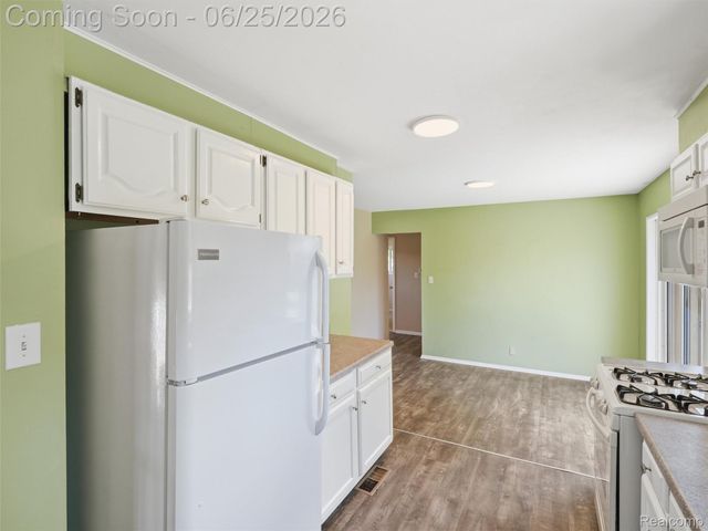 1170 Jay Avenue, York Charter Township, MI 48198