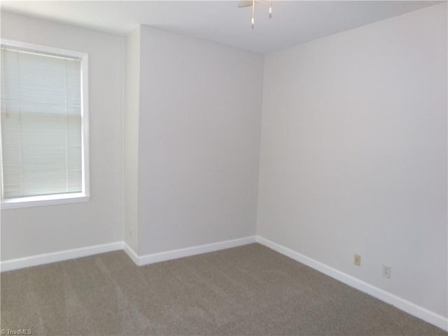 352 Meadows Circle, Winston-salem, NC 27104