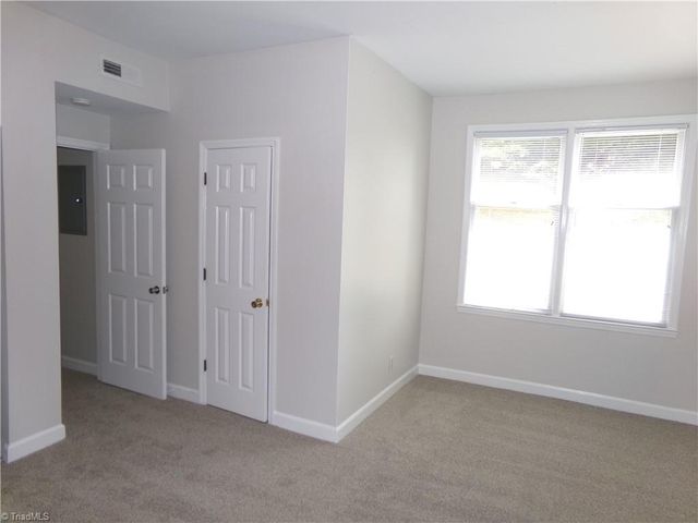 352 Meadows Circle, Winston-salem, NC 27104