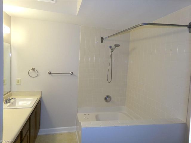 352 Meadows Circle, Winston-salem, NC 27104