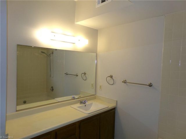 352 Meadows Circle, Winston-salem, NC 27104
