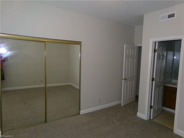 352 Meadows Circle, Winston-salem, NC 27104