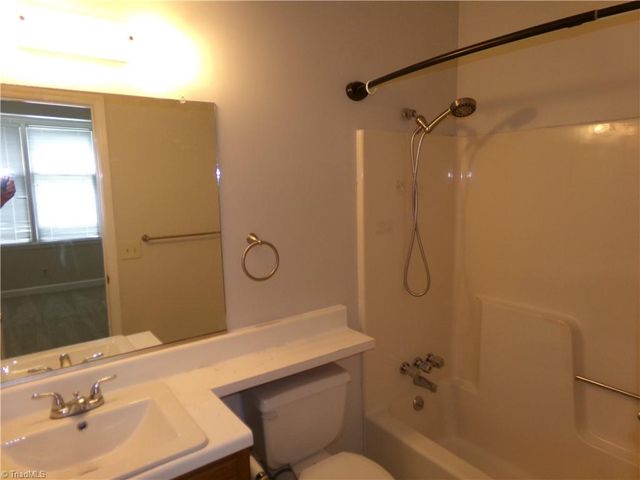 352 Meadows Circle, Winston-salem, NC 27104