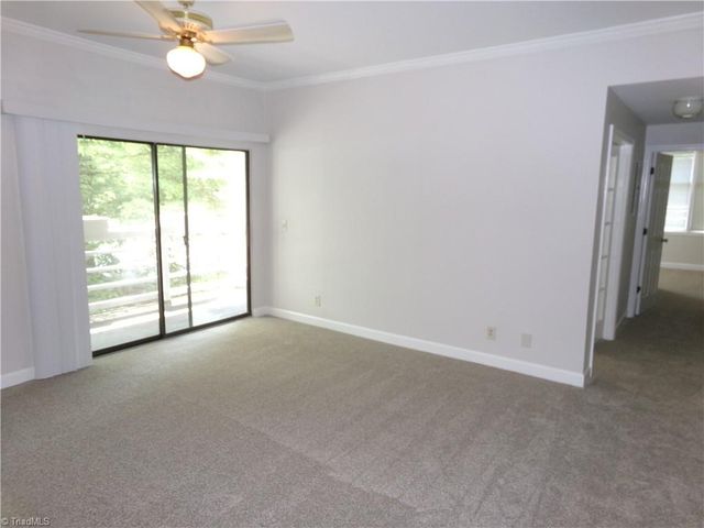 352 Meadows Circle, Winston-salem, NC 27104