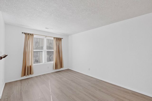 43 Avenida Jardin, Los Lunas, NM 87031