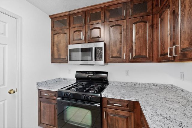 43 Avenida Jardin, Los Lunas, NM 87031