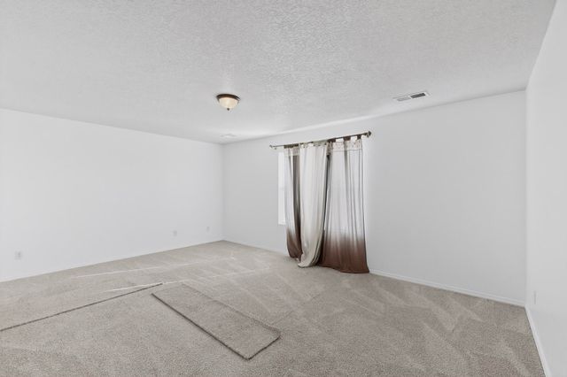 43 Avenida Jardin, Los Lunas, NM 87031