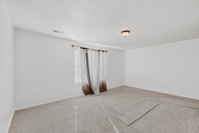 43 Avenida Jardin, Los Lunas, NM 87031