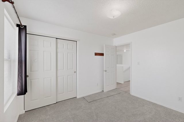 43 Avenida Jardin, Los Lunas, NM 87031