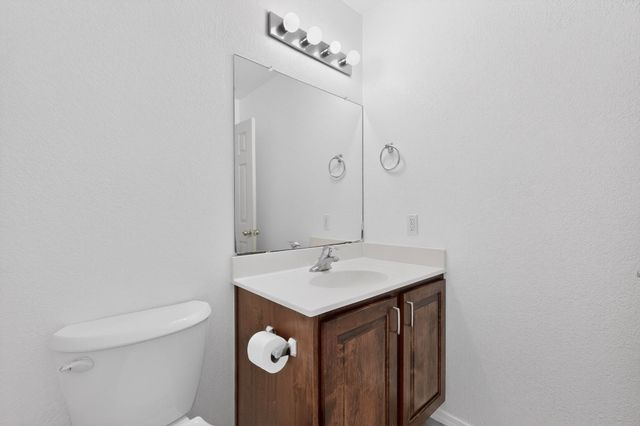 43 Avenida Jardin, Los Lunas, NM 87031