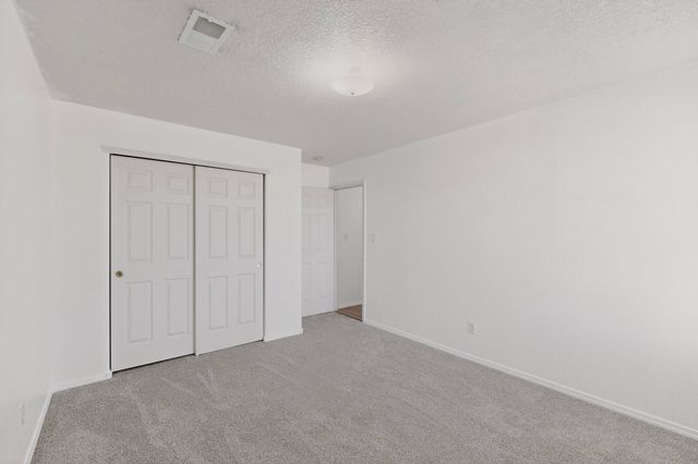 43 Avenida Jardin, Los Lunas, NM 87031