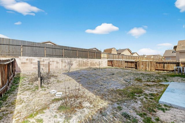 43 Avenida Jardin, Los Lunas, NM 87031