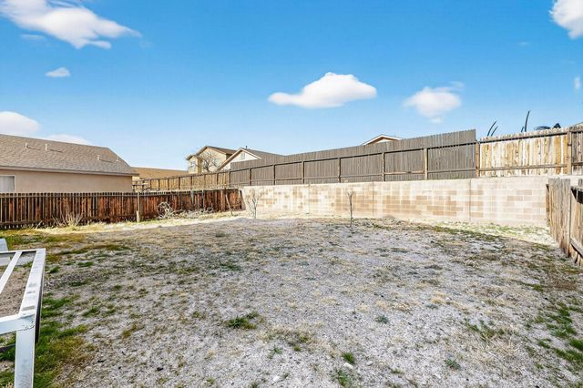 43 Avenida Jardin, Los Lunas, NM 87031