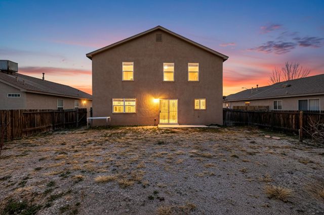 43 Avenida Jardin, Los Lunas, NM 87031