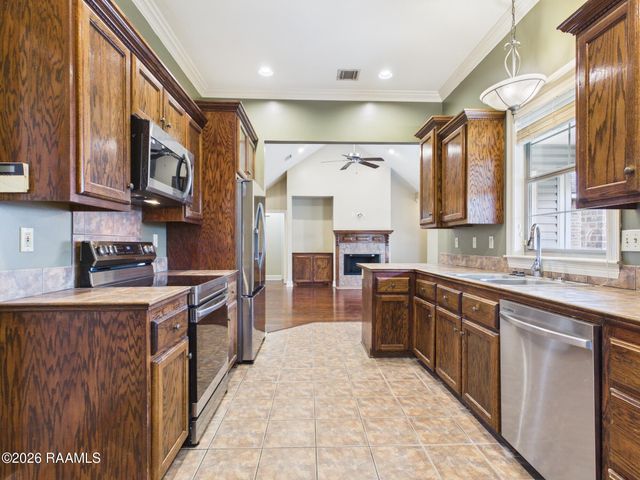 435 Chemin Metairie Road, Youngsville, LA 70592