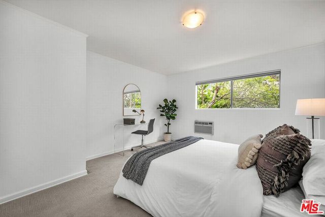 11645 Montana Avenue 216, Los Angeles, CA 90049