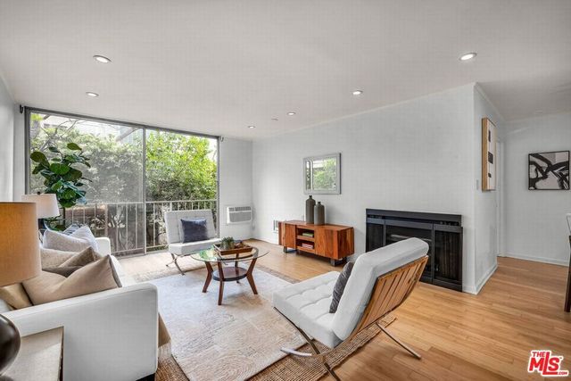 11645 Montana Avenue 216, Los Angeles, CA 90049