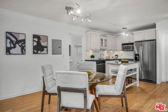 11645 Montana Avenue 216, Los Angeles, CA 90049