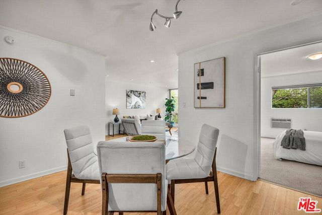 11645 Montana Avenue 216, Los Angeles, CA 90049