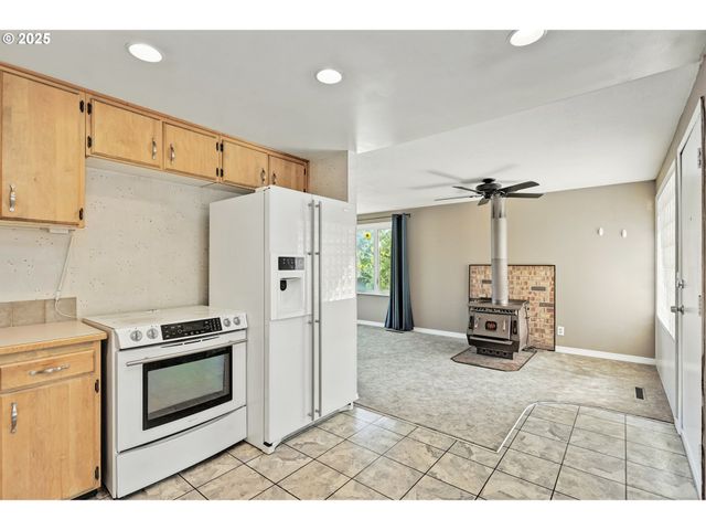 1705 NEVADA St, The Dalles, OR 97058