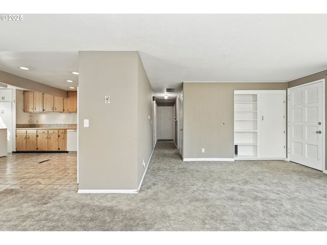 1705 NEVADA St, The Dalles, OR 97058