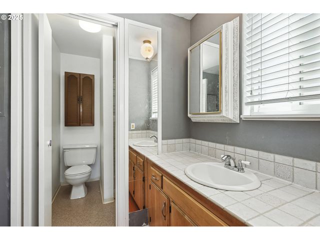 1705 NEVADA St, The Dalles, OR 97058