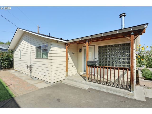 1705 NEVADA St, The Dalles, OR 97058