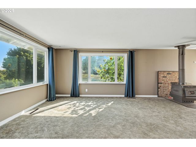 1705 NEVADA St, The Dalles, OR 97058