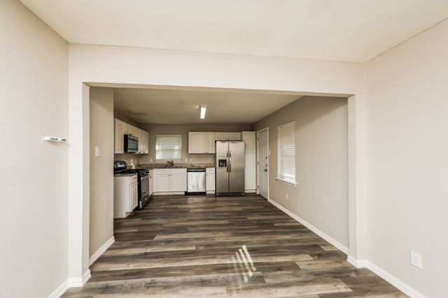 7728 Huttig Avenue, Dallas, TX 75217