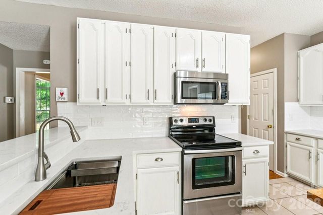 2040 Swaim Drive, Matthews, NC 28105