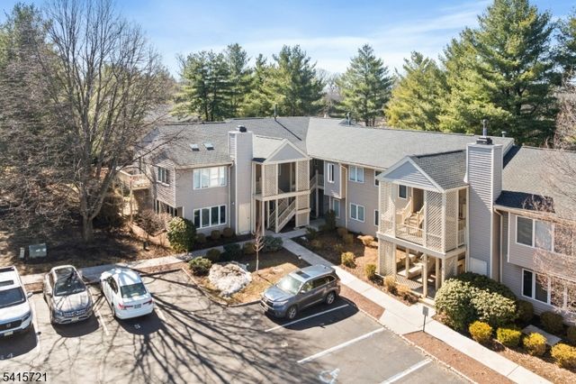 3 Augusta Dr, Clinton Twp., NJ 08801