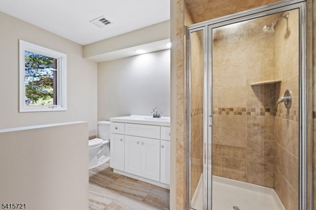 3 Augusta Dr, Clinton Twp., NJ 08801